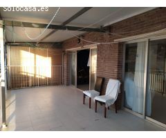 Se vende local comercial a un paso de playa Levante con terraza abierta  30 m con vistas al mar.