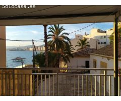Se vende local comercial a un paso de playa Levante con terraza abierta  30 m con vistas al mar.
