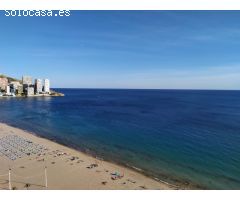 Fantástico apartamento reformado con vistas espectaculares al mar y Benidorm.