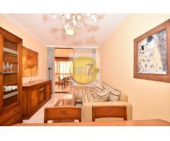 SE VENDE PISO DE DOS DORMITORIOS CON VISTAS AL MAR Y GARAJE EN BENIDORM