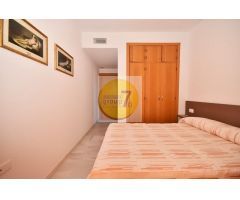 SE VENDE PISO DE DOS DORMITORIOS CON VISTAS AL MAR Y GARAJE EN BENIDORM
