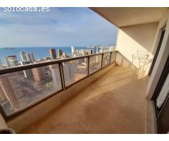 SE VENDE PISO DE CUATRO DORMITORIOS EN BENIDORM LEVANTE. SEVENDGROUP.COM