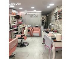 Bonito local comercial reformado y funcionando como peluquería.
