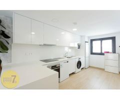SE VENDE VILLA DE DOS DORMITORIOS CON VISTAS AL MAR EN FINESTRAT CON PARKING Y PISCINA COMUNITARIA
