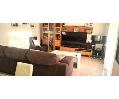 SE VENDE PLANTA BAJA EN LA CALA VILLAJOYOSA CON 2 DORMITORIOS Y TERRAZA DE 57 M2!