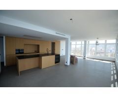 SE VENDE ATICO DE 3 DORMITORIOS CON VISTAS AL MAR EN PLAYA LEVANTE BENIDORM!