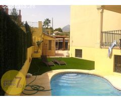 SE VENDE CHALET DE 5 DORMITORIOS CON PISCINA PROPIA EN ALFAS DEL PI SEVENDGROUP.COM