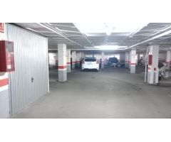 Se vende amplio garaje cabinado en urbanización en Rincon de Loix.