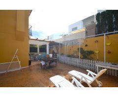 SE VENDE VILLA  DE DE 4 DORMITORIOS EN LA NUCIA ZONA NOU ESPAI