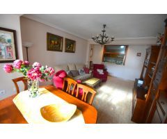 SE VENDE CASA ADOSADA DE 3 DORMITORIOS CON SOLAR Y AMPLIO GARAJE CABINADO EN VILLAJOYOSA