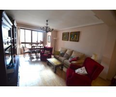 SE VENDE CASA ADOSADA DE 3 DORMITORIOS CON SOLAR Y AMPLIO GARAJE CABINADO EN VILLAJOYOSA