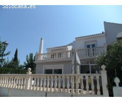 Bonito chalet pareado reformado con altas calidades en privada residencial en Rincón de Loix.