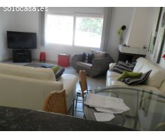 Bonito chalet pareado reformado con altas calidades en privada residencial en Rincón de Loix.