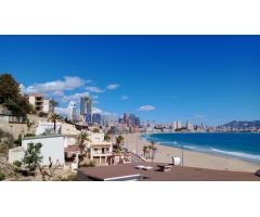 Impresionante gran Ático en 1 Linea playa Poniente con vistas de lujo al mar y Benidorm.