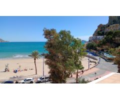 Impresionante gran Ático en 1 Linea playa Poniente con vistas de lujo al mar y Benidorm.
