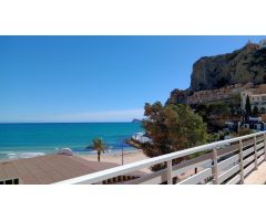 Impresionante gran Ático en 1 Linea playa Poniente con vistas de lujo al mar y Benidorm.
