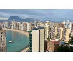 Espectacular piso reformado con diseño y calidad,  con vistas impresionantes al mar y Benidorm.