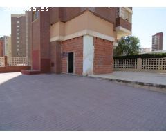 ALQUILER DE LOCALES COMERCIALES CON TERRAZA DE 200 METROS www.euroloix.com