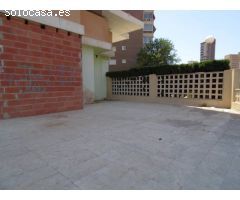 ALQUILER DE LOCALES COMERCIALES CON TERRAZA DE 200 METROS www.euroloix.com