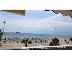 FANTASTICO PISO EN 1 LINEA DE PLAYA DE LEVANTE, CON 3 DORMITORIOS , 2 BAÑOS Y PARKING COMUNITARIO...