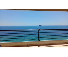 Amplio piso de esquina con terraza abierta 24 m2 y vistas espectaculares al mar en 1 linea  Levante.