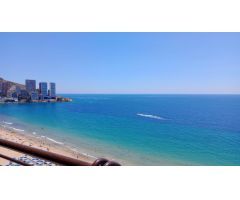 Amplio piso de esquina con terraza abierta 24 m2 y vistas espectaculares al mar en 1 linea  Levante.