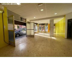Dos locales comerciales en venta en Manises
