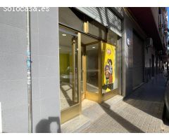 Dos locales comerciales en venta en Manises