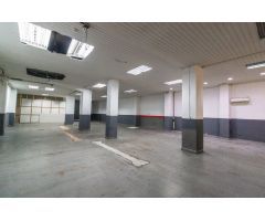 Local comercial en alquiler en Avda. Ausias March