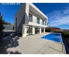 Chalet en Venta en Sant Feliu de Guíxols, Girona