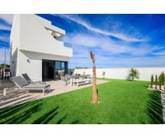 VILLAS DE OBRA NUEVA EN PILAR DE LA HORADADA EN EL CAMPO DE GOLF