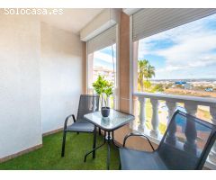 Apartamento reformado con vistas despejadas, calle Villa Madrid 43