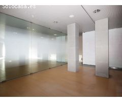 LOCAL COMERCIAL EN VENDA O LLOGUER SITUAT A VILANOVA DEL CAMÍ