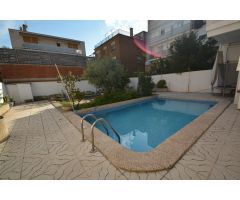 CASA EN VENDA AMB JARDÍ - PISCINA I DOS GARATGES A IGUALADA - PASSEIG