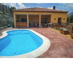 Casa con piscina en venta en Vélez de Benaudalla