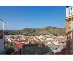 Espectacular casa con piscina en venta en Vélez de Benaudalla