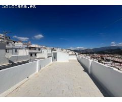Amplia casa de pueblo en venta en Salobreña