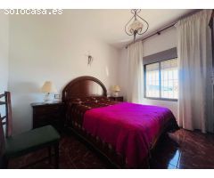 Amplia casa de pueblo en venta en Salobreña