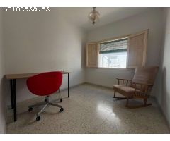 Amplia casa de pueblo en venta en Salobreña