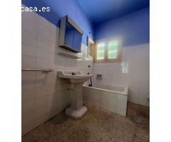 Amplia casa de pueblo en venta en Salobreña