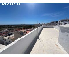 Amplia casa de pueblo en venta en Salobreña