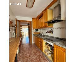 Amplia y luminosa casa en venta en Salobreña