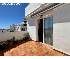 Amplia y luminosa casa en venta en Salobreña