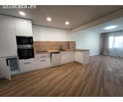 PISO EN VENTA 3 DORMITORIOS ZONA MERCADO