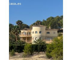 Chalet en Venta en la Nucia, Alicante
