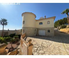 Chalet en Venta en la Nucia, Alicante