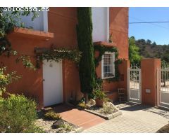 Se vende  precioso chalet casa rural con todas los servicios a las faldas del Puig campaña