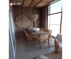 se alquila apartamento de 2 dormitorio 2 baños,  parking incluido con vistas al mar