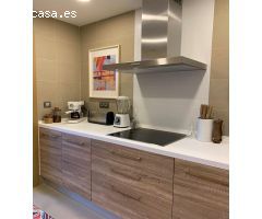 se alquila apartamento de 2 dormitorio 2 baños,  parking incluido con vistas al mar