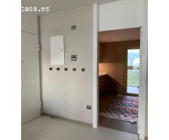 se alquila apartamento de 2 dormitorio 2 baños,  parking incluido con vistas al mar